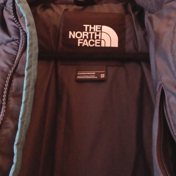 NWT WOMENS NORTH FACE JACKET - Picture 3 of 5